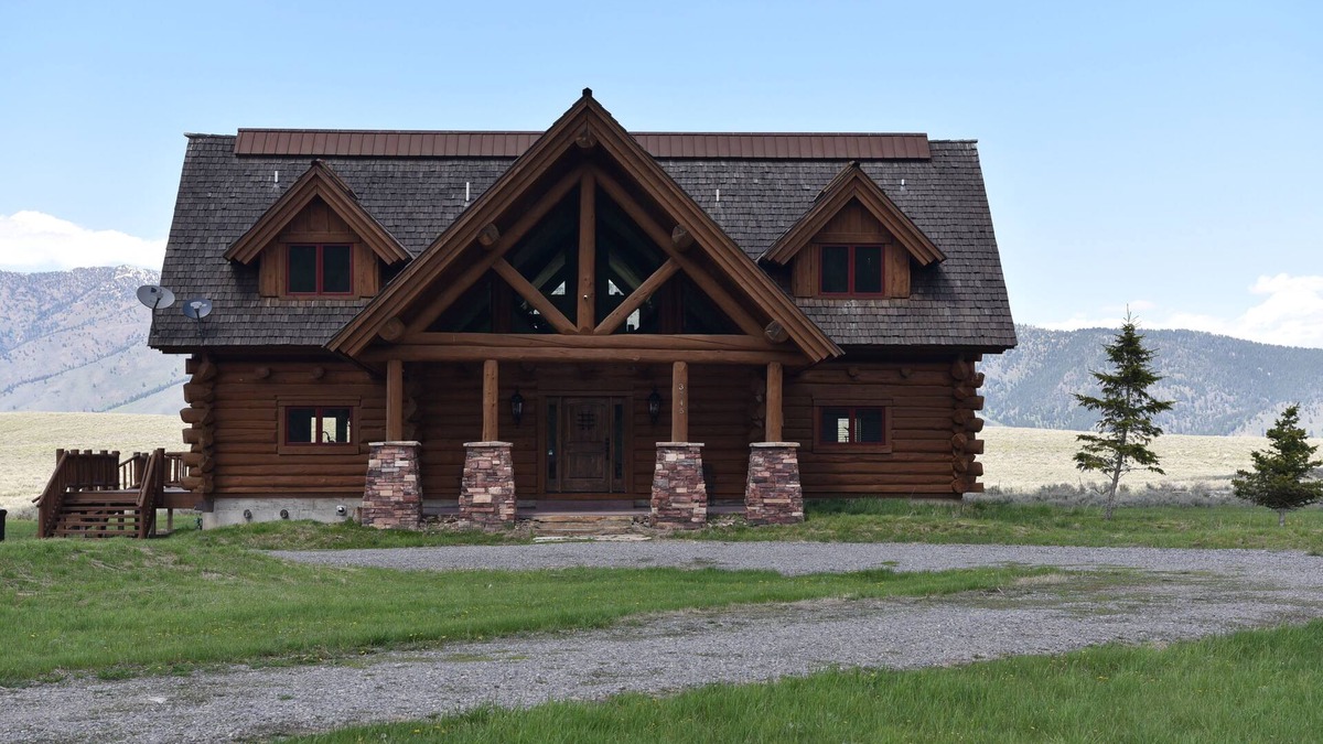 Island Park Cabin | BEAUTIFUL, SLEEPS 20