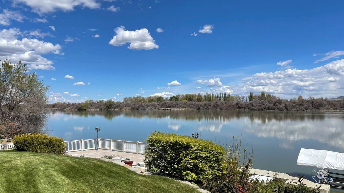 Elba House | Beautiful Snake River Property