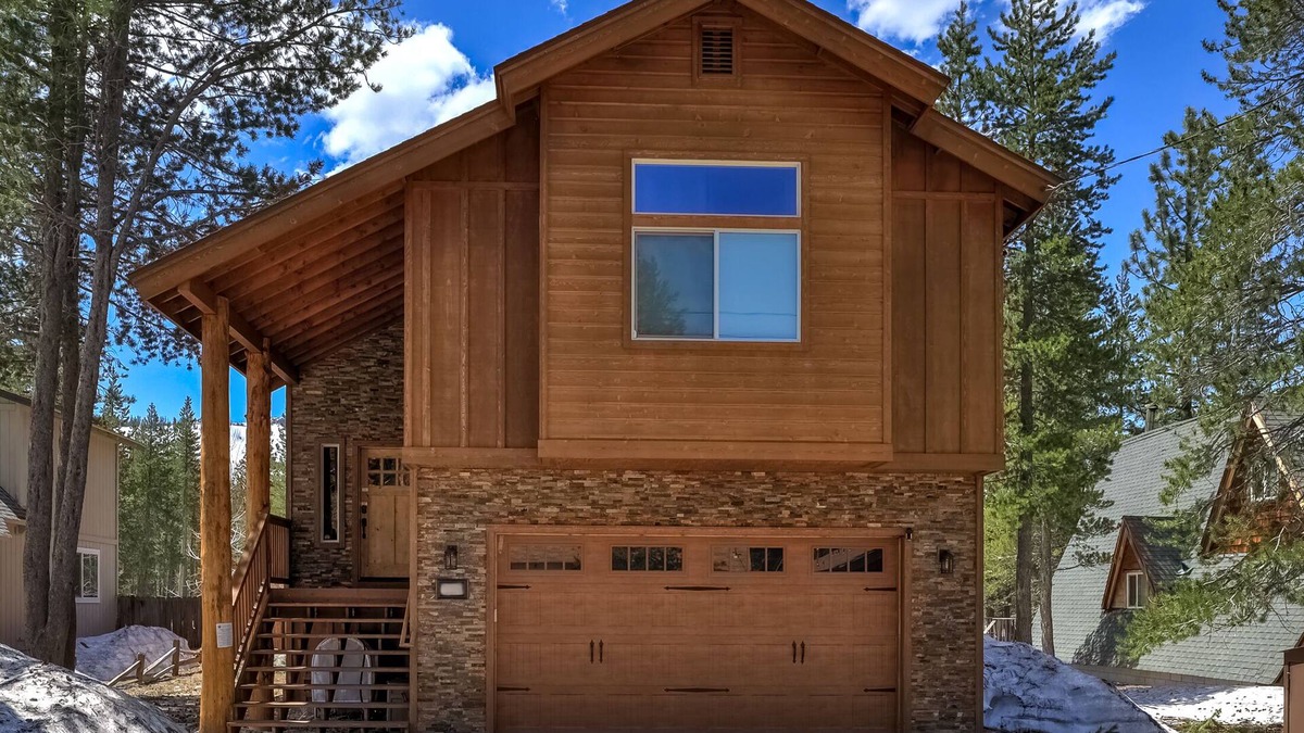 Tahoe Paradise House | Beautiful South Lake Tahoe Home with Great Mountain Views