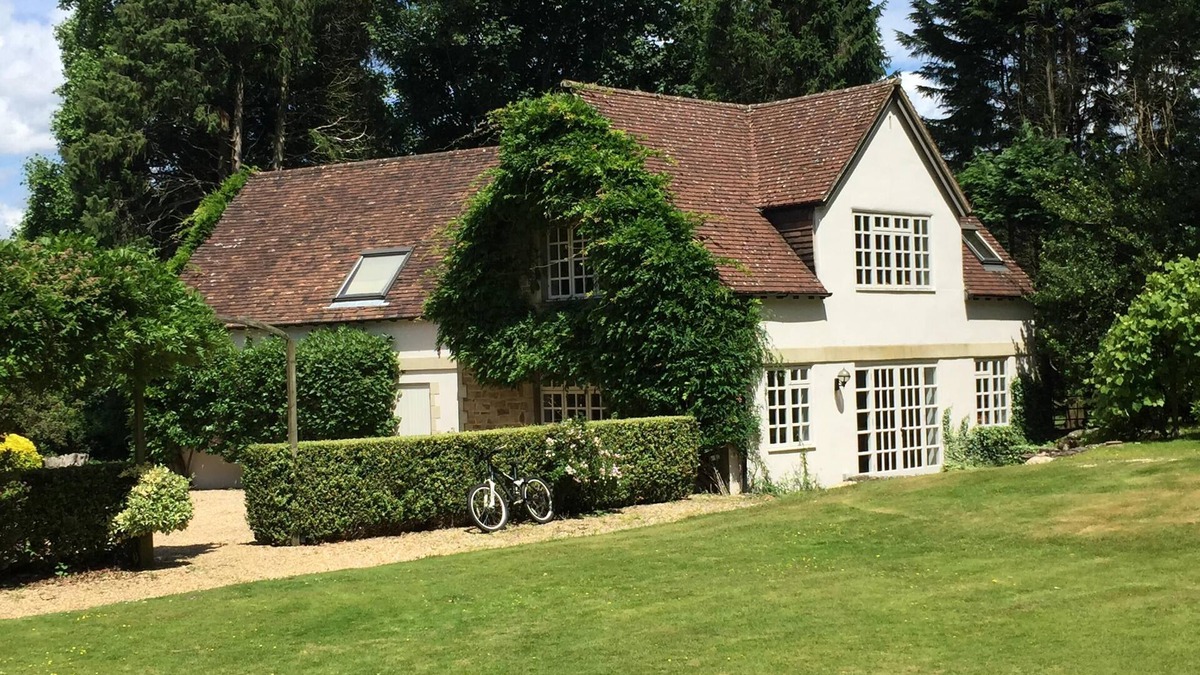 Liphook Cottage | Beautiful South Downs Cottage w/private gate opening onto the Downs.