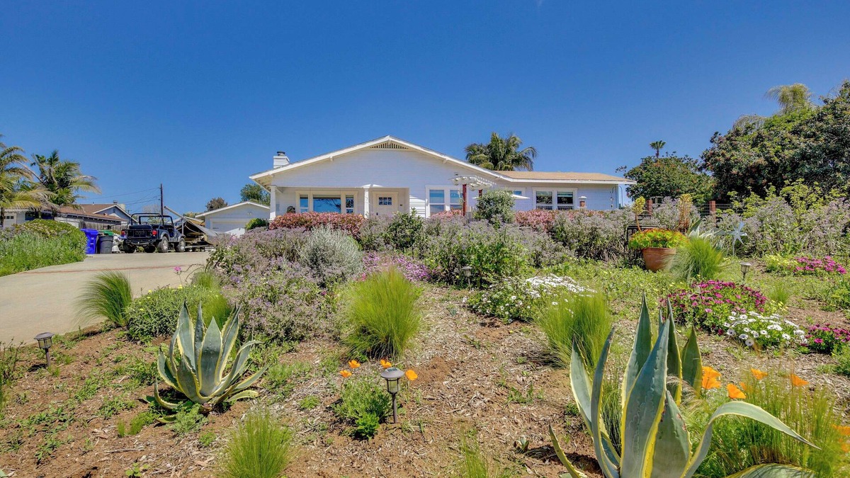 Fire Mountain House | Beautiful South Oceanside Bungalow: 1 Mi to Beach!