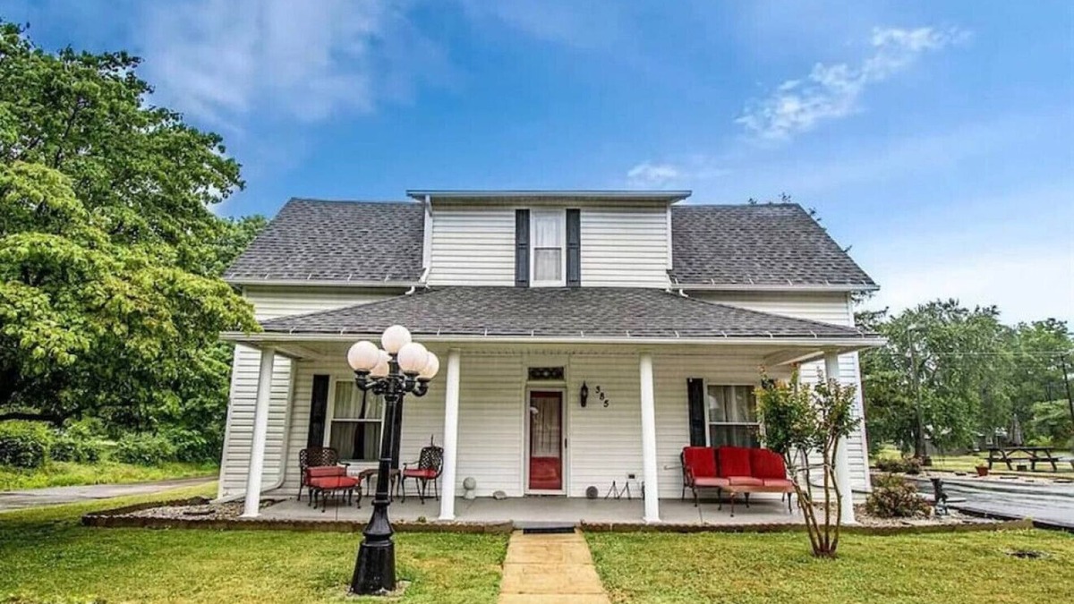 Sacramento House | Beautiful Southern Home