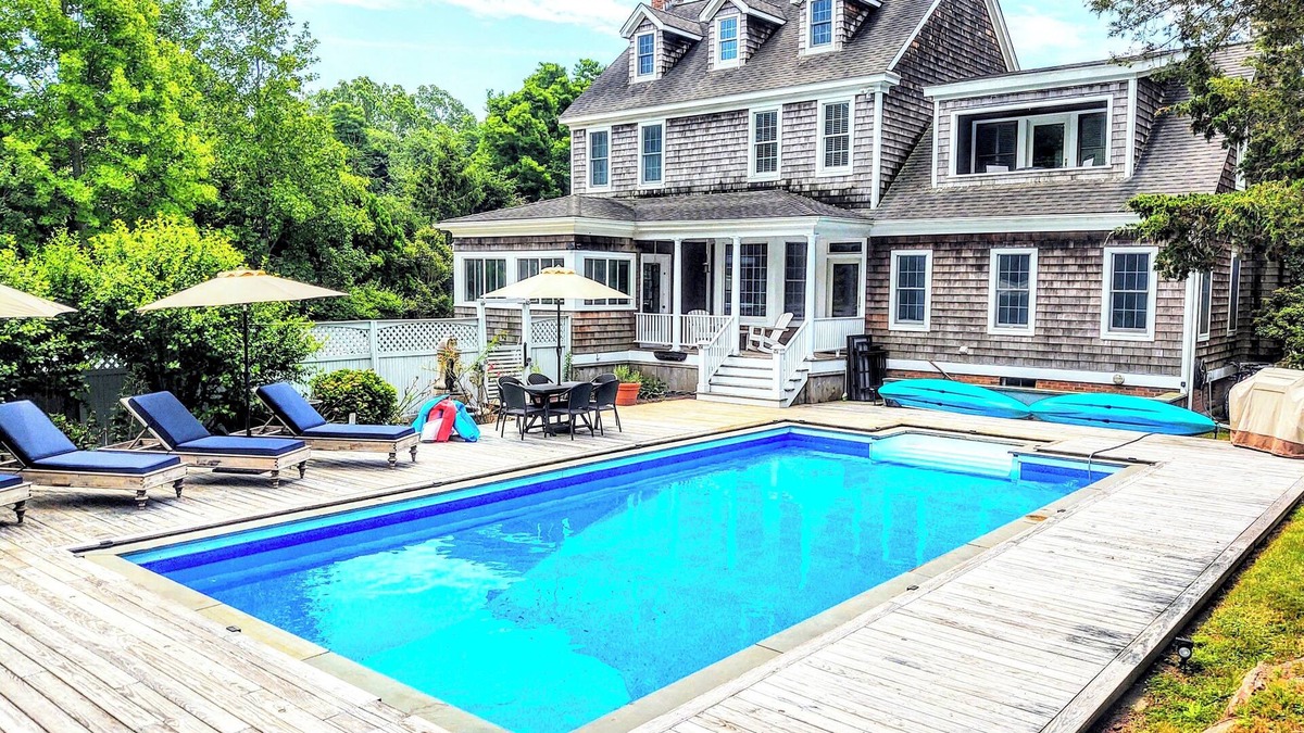 Shelter Island Heights House | Beautiful Spacious Traditional Home w/Pool, 2 minutes from Beaches, Golf, Tennis