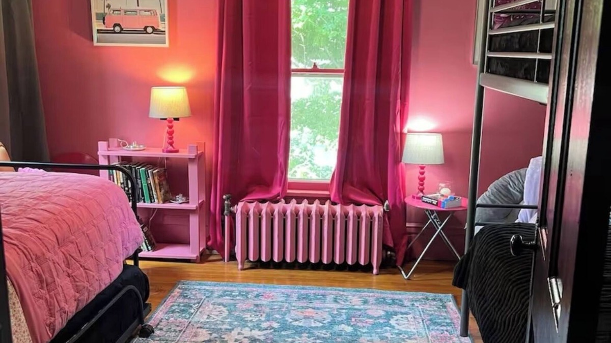 Champaign House | Beautiful Spacious 4-bedroom Victorian house with WiFi by downtown Champaign!