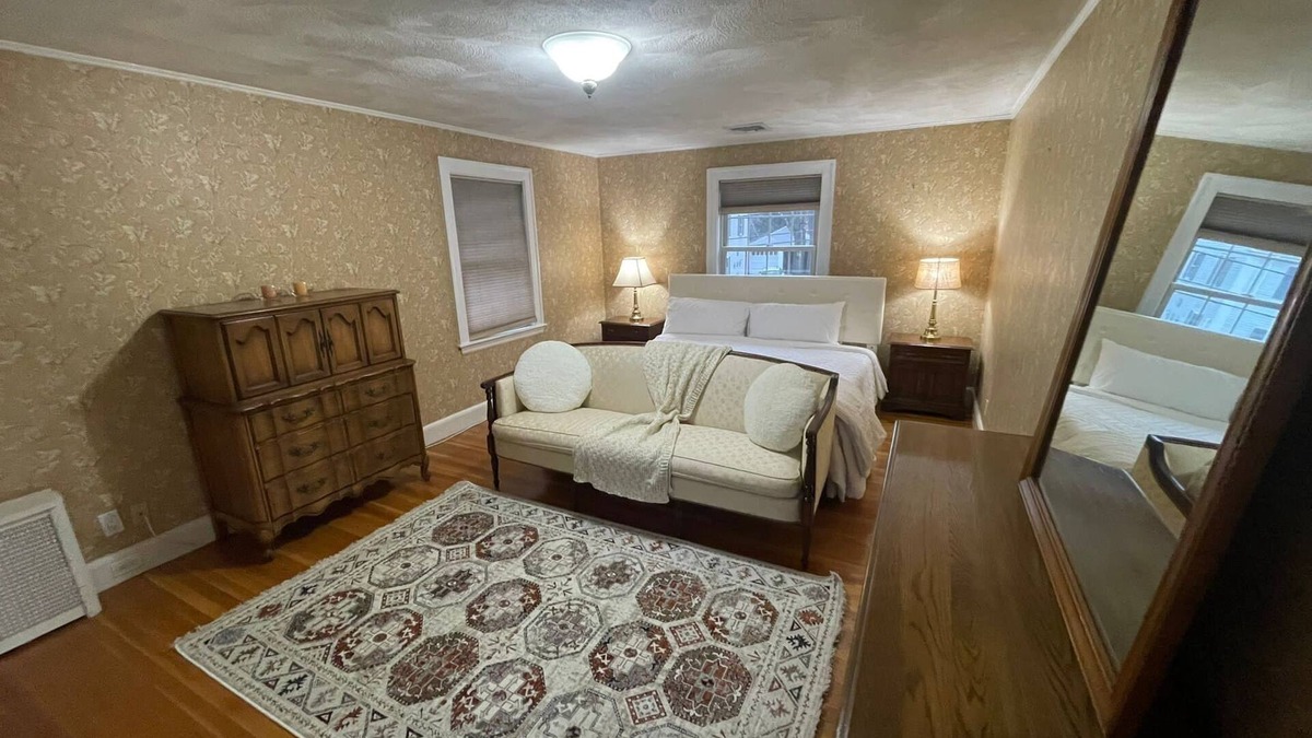 Arlington House | Beautiful Spacious 4BRM House!