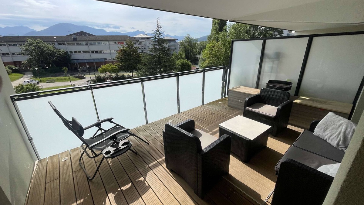 Cran-Gevrier Apartment | Beautiful Spacious apartment with mountain view