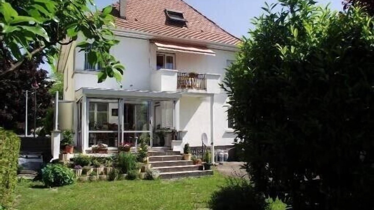 Saint Joseph/Mittelharth Apartment | Beautiful spacious apartment in the heart of Alsace