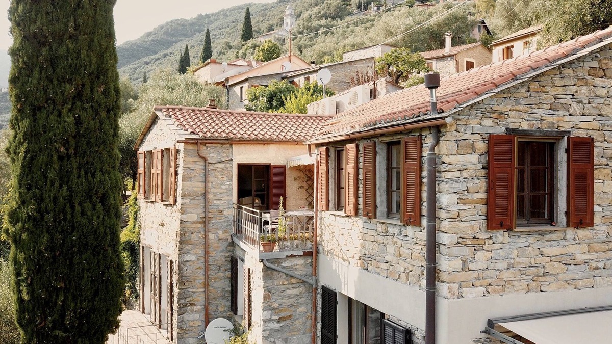 Dolcedo House | Beautiful, spacious apartment in a natural stone house with sea view in Val Prino.