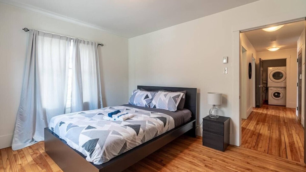 Bedford Apartment | Beautiful & Spacious Apt, AC