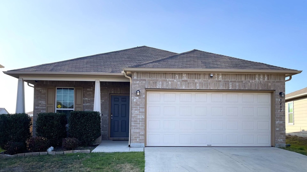 Converse House | Beautiful Spacious Family Home!