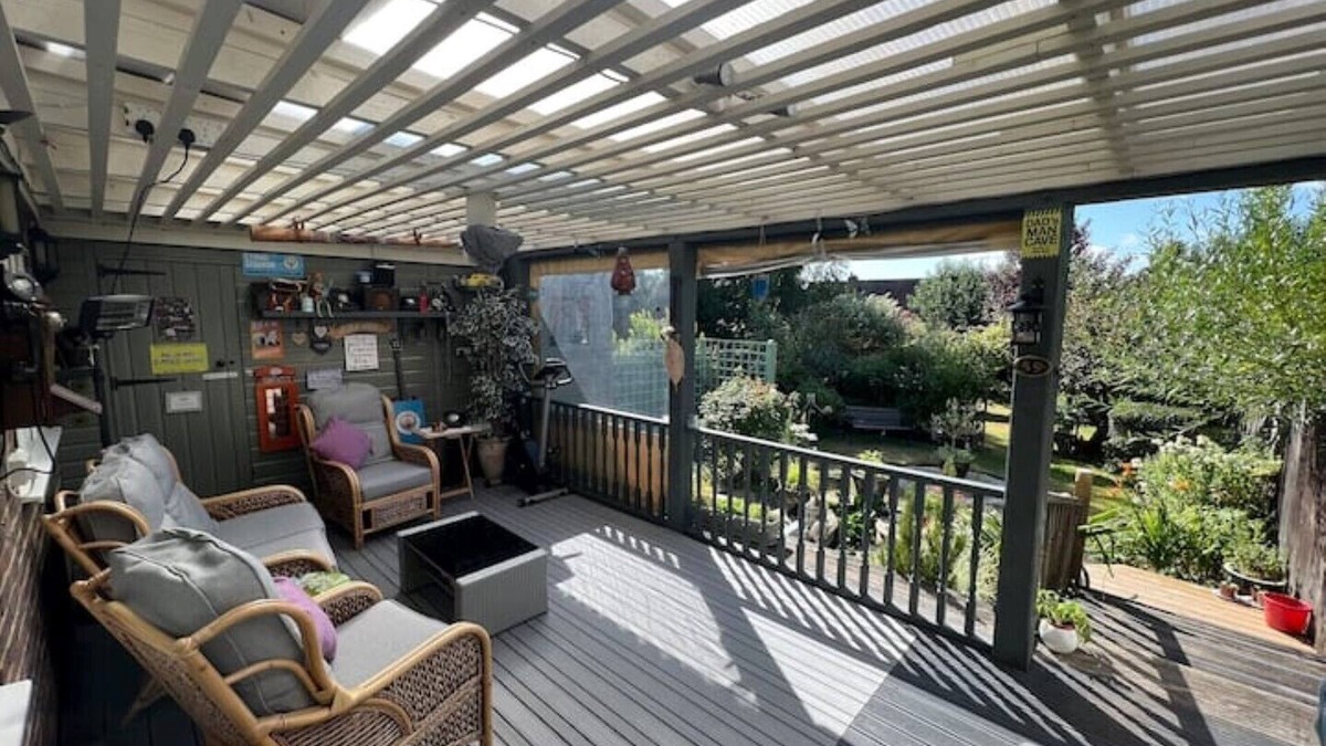Petersfield House | Beautiful spacious 2 Bedroom townhouse