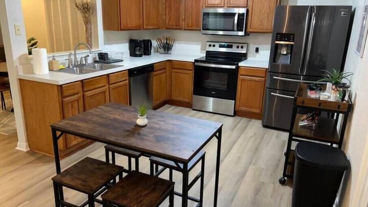 Temple House | Beautiful Spacious Home in Temple with 2 king beds and amenities for kids