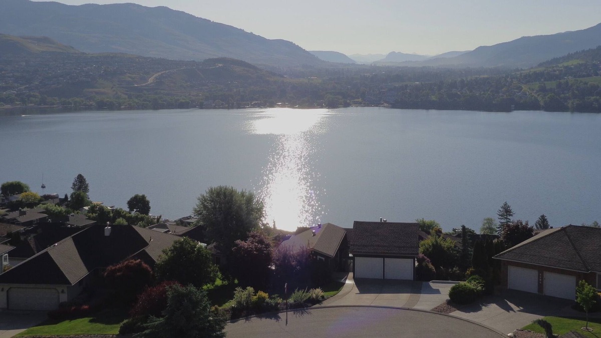 Vernon House | BEAUTIFUL SPACIOUS KALAMALKA LAKEVIEW SUITE - BEST SUMMER VACATION SPOT IN BC