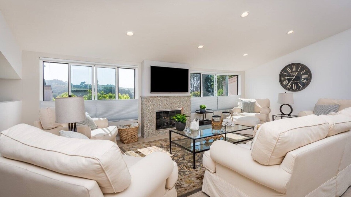Solana Beach House | Beautiful Spacious Townhouse! Oceanfront Complex Walking Distance To Everything!
