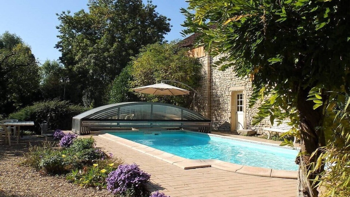 Membrey House | Beautiful stone house "country chic", private heated pool, play area