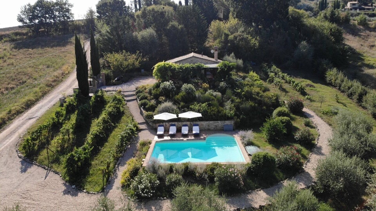 Collazzone Villa | Beautiful stone villa near Todi with private pool in stunning hillside setting