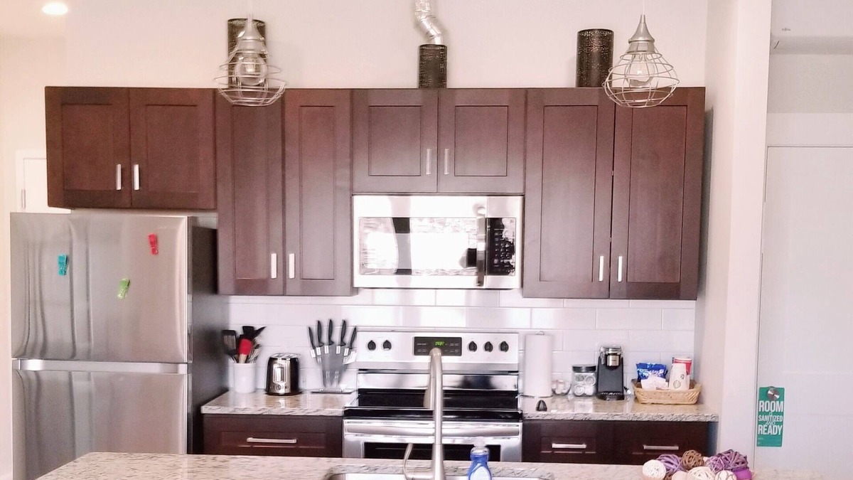 Riverside Apartment | Beautiful Studio Apt#1 heart of Riverside Square.