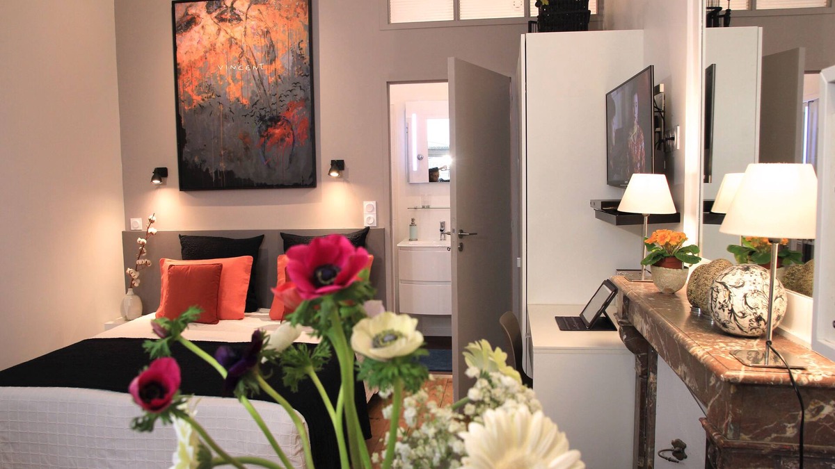 La Rochelle City Centre Apartment | Beautiful Studio, comfort and design, hyper center (quiet street)