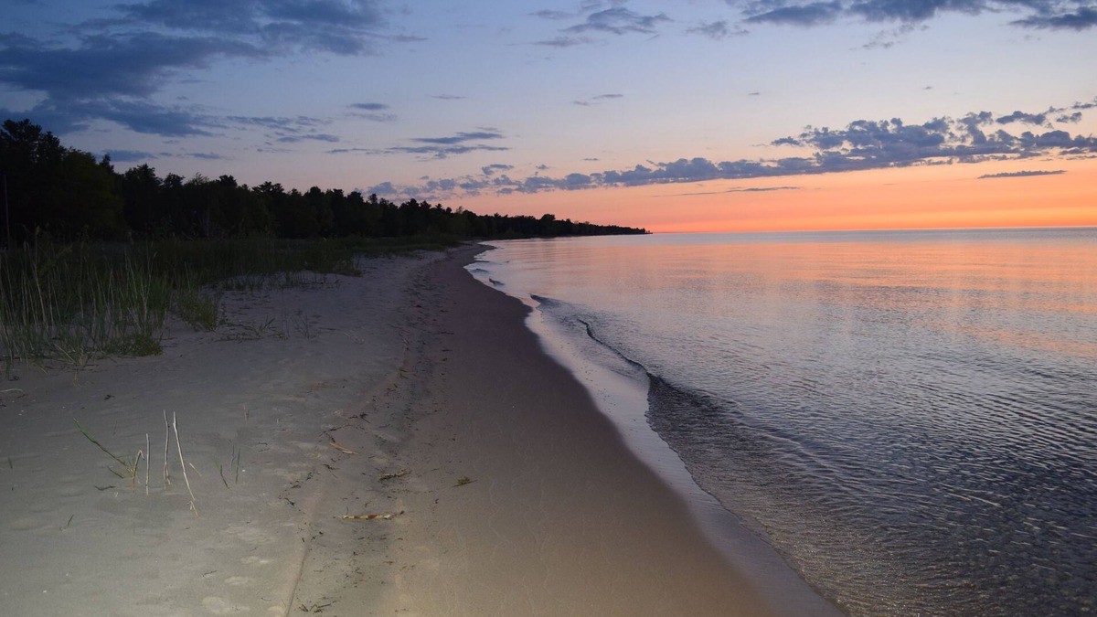 Harrisville Cottage | Beautiful studio cottage! Sandy Beachfront at your door step! Amazing sunrises!