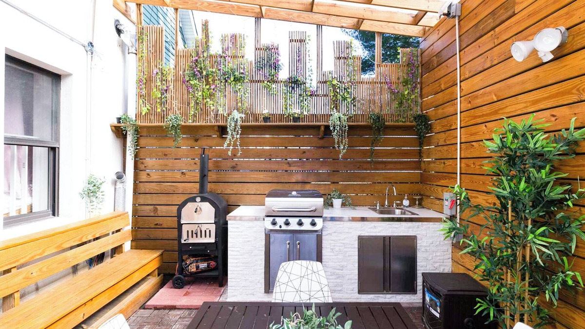 East Flushing Apartment | Beautiful Studio with Free Laundry and Rooftop Terrace Access