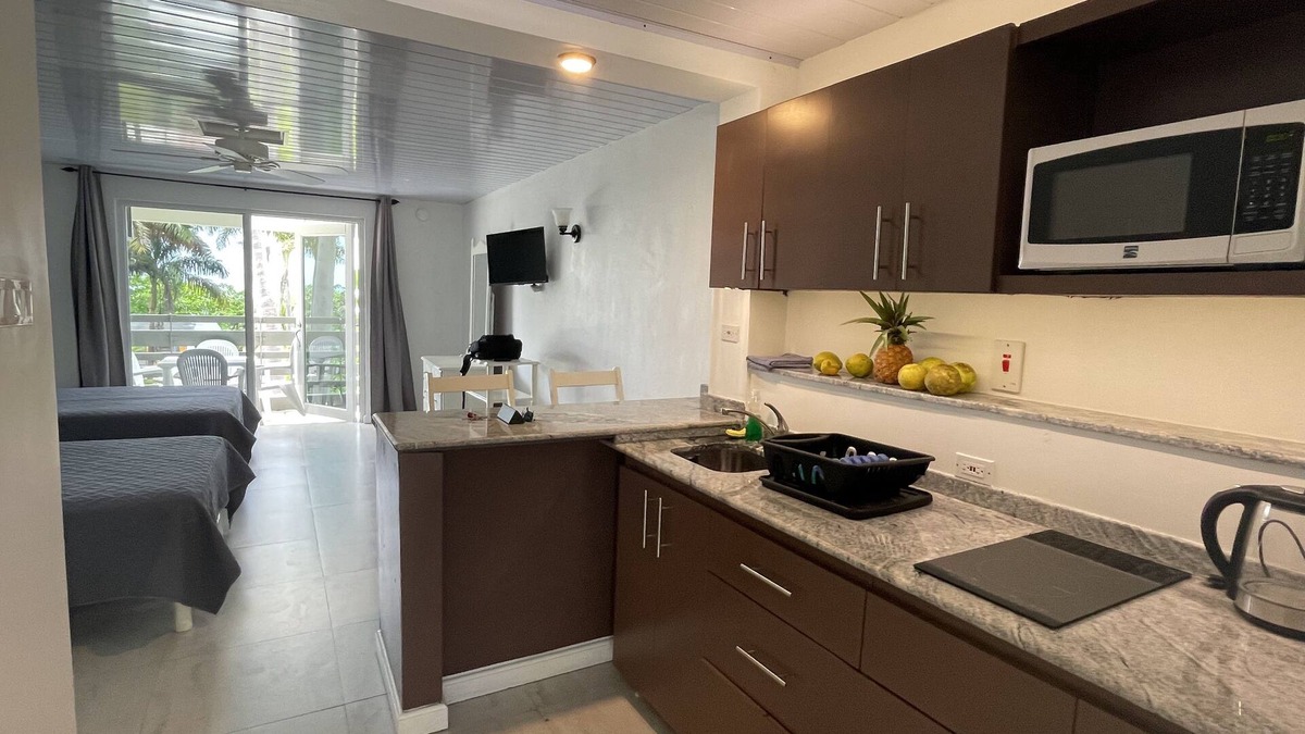 Negril Condo | Beautiful Studio with Pool on Negril Beach