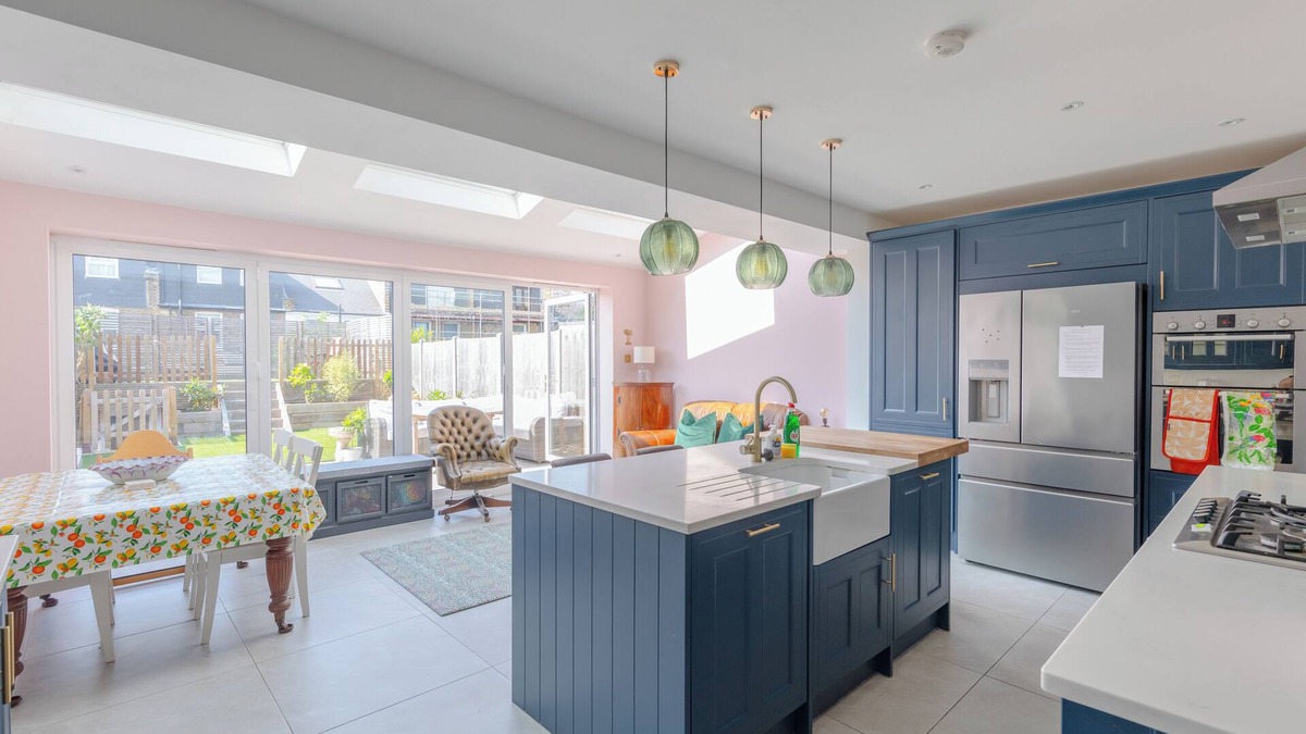 Earlsfield Apartment | Beautiful & Stylish 4BD Family Home - Wimbledon!
