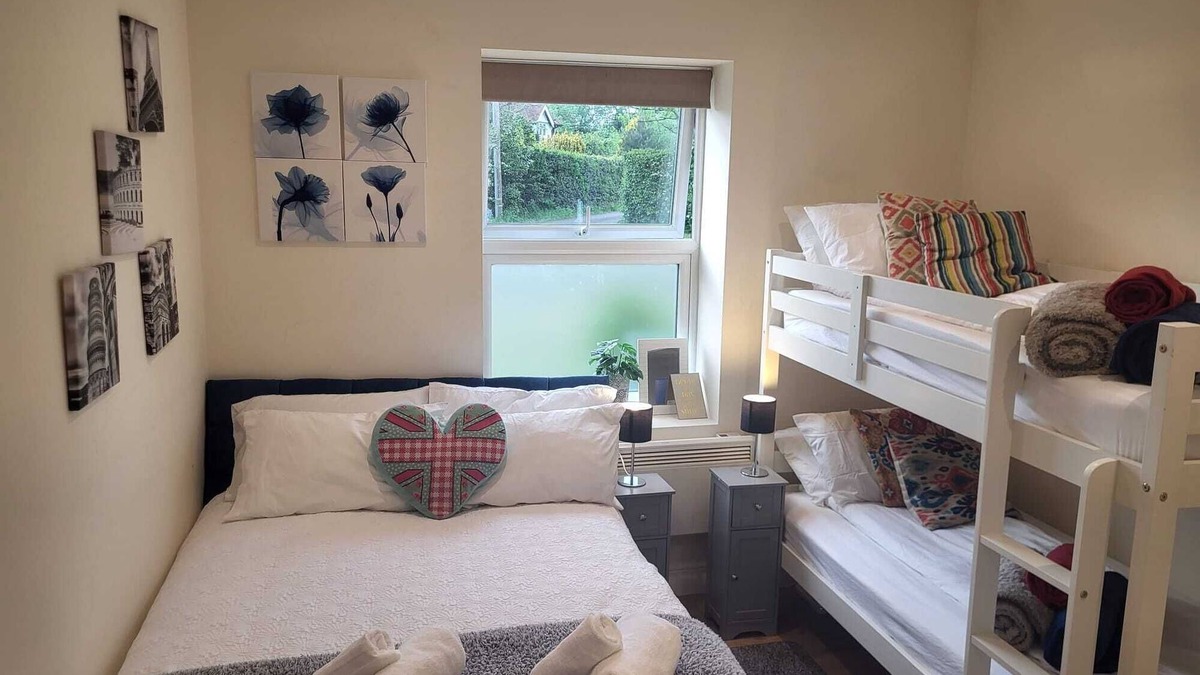 Stockcross Apartment | Beautiful, Stylish and Unique 1 bedroom flat