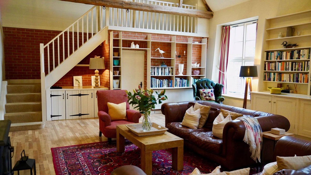 Cley next the Sea House | Beautiful, stylish barn. Family & pet friendly. Close to beach. 3 nights min.