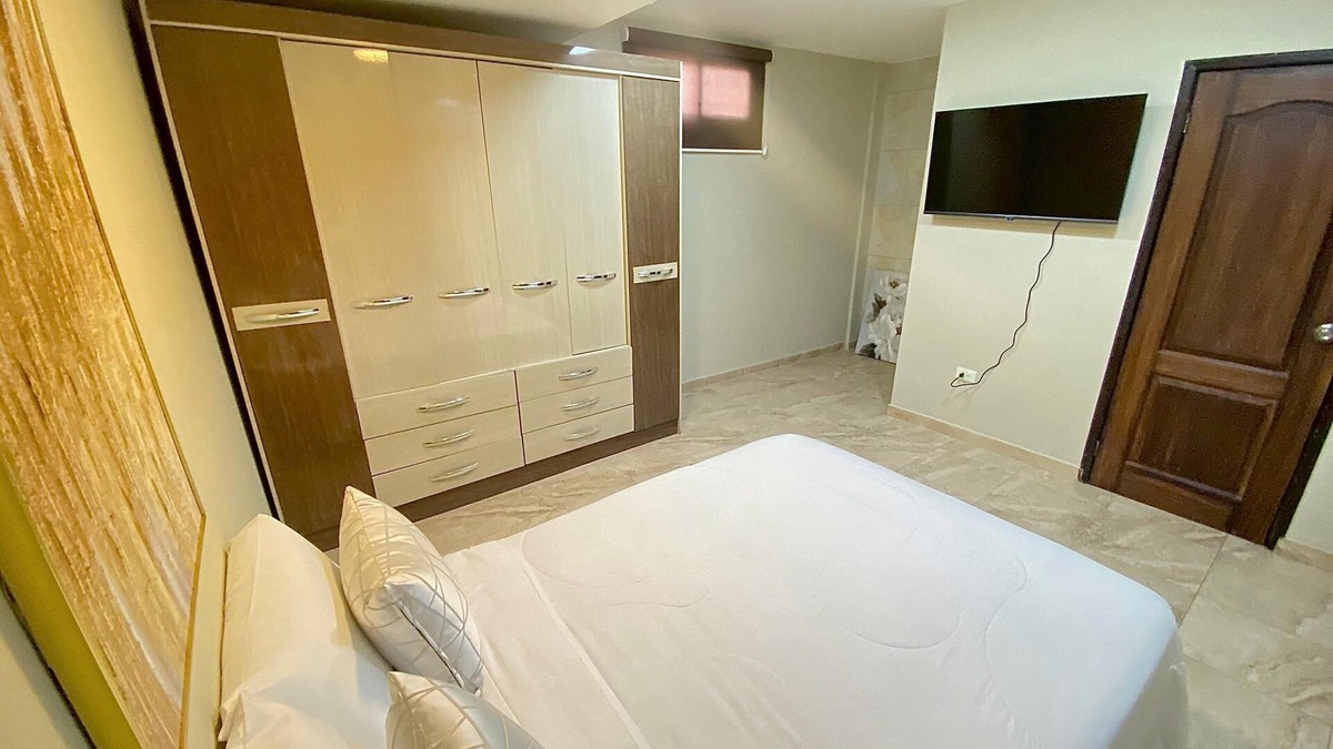 Kennedy Apartment | Beautiful Suite in Ciudadela Las Garzas, safe and centrally located, Guayaquil