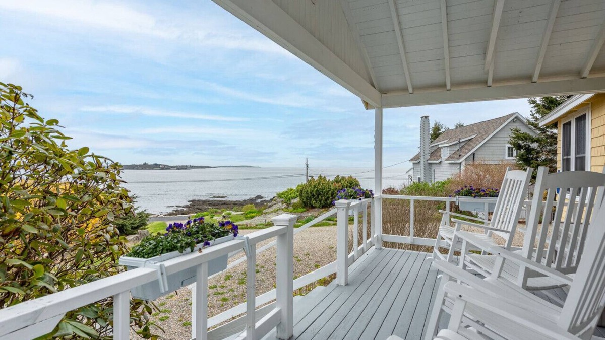 Ocean Point House | Beautiful Summer Cottage on Iconic Ocean Point