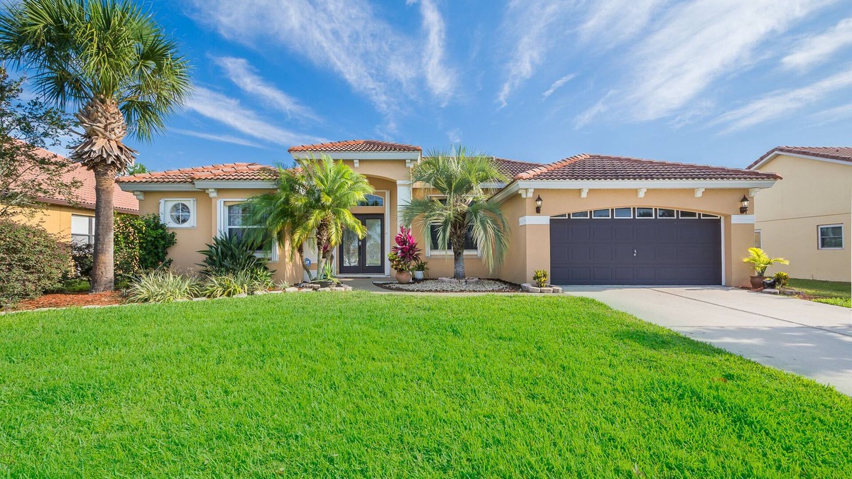 Buena Ventura Lakes House | Beautiful Summer Home