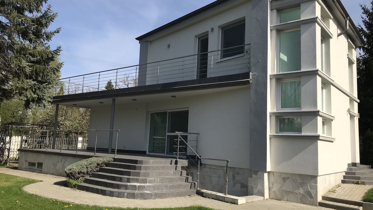 Balatonkenese House | Beautiful Summer Vacation Home With 5 Bedrooms ~ Sleeps Up To 10