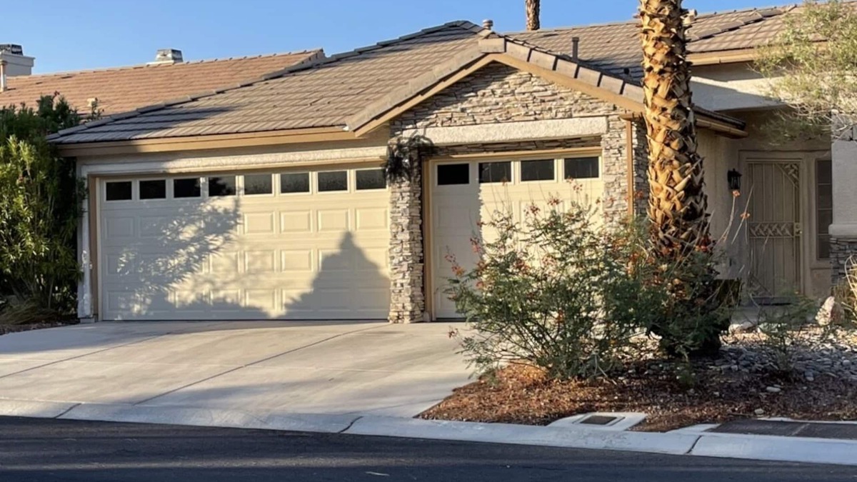 Summerlin House | Beautiful Summerlin Location 1-Room in Single Story House