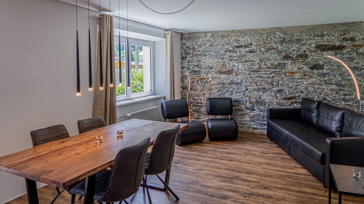 Poschiavo Apartment | Beautiful, sunny ground floor apartment with 3 rooms and garden