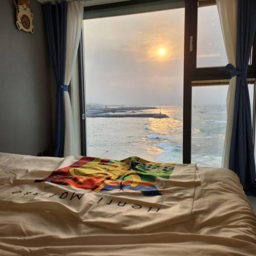 Downtown Apartment | Beautiful Sunset Jejubi House2