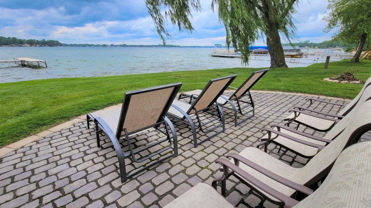 Coldwater House | Beautiful Sunset Views on Coldwater Lake!