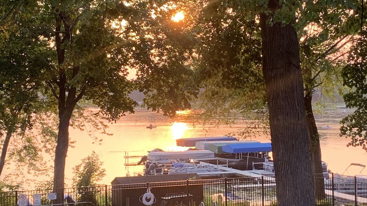 Annandale Condo | Beautiful sunsets. Maple hills condo owners