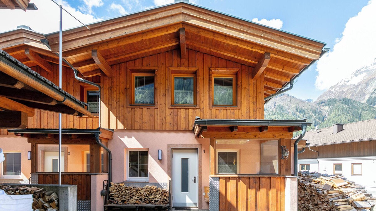 Huben House | Beautiful terraced house with plenty of privacy