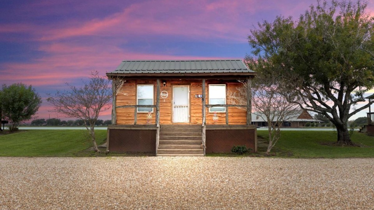 Danevang Cabin | ★Beautiful Texas ranch retreat with lake.cabin#3 ★