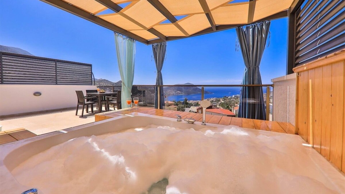 Kalkan Villa | Beautiful Three Bedroom Villa With a Private Pool and Spectacular Sea Views