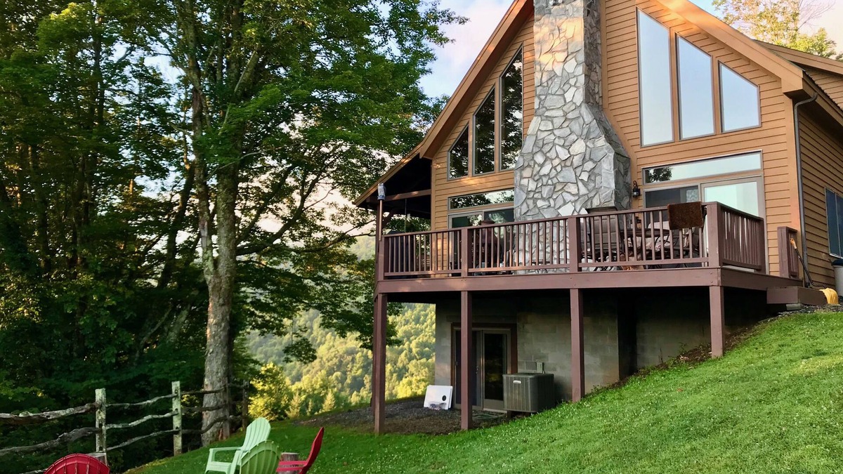 Wilson Creek Cabin | Beautiful timber frame home with spectacular mountain views. Secluded, fabulous.
