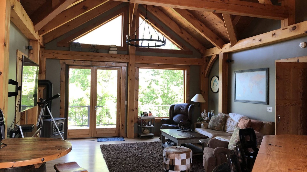 Alexandria Cabin | Beautiful Timber Home on the Alexandria Chain of Lakes