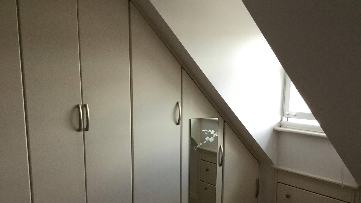 Saint Helier House | Beautiful town house five minutes walk to town centre. Pet friendly. Free WiFi