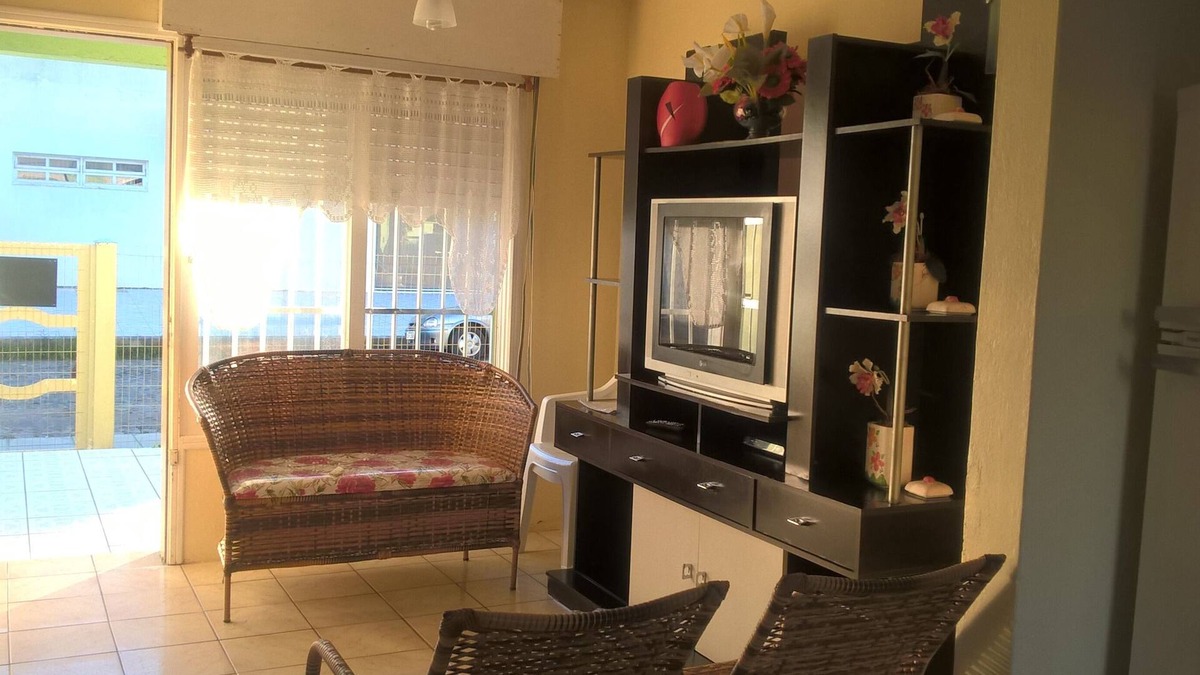 Arroio Teixeira House | Beautiful Townhouse near the sea Wifi 2 bedrooms safe and with electronic cable TV