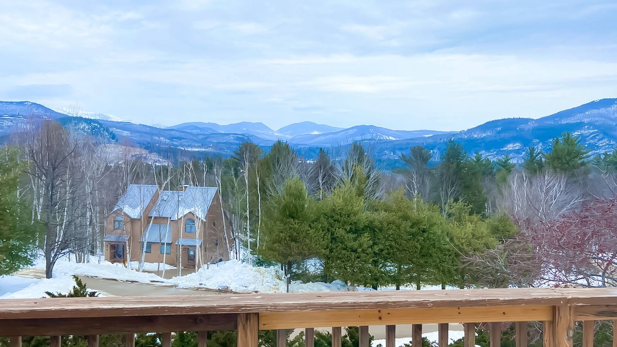 Carroll County House | Beautiful townhome w/mountain views from the deck, near skiing