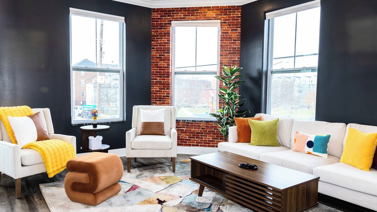Weinland Park House | Beautiful Townhomes with Roof Terrace Hot Tubs and Game Room