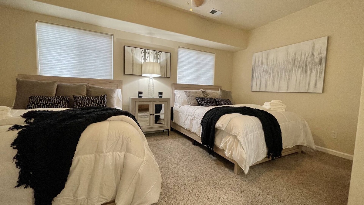 Northeast Reno House | Beautiful Townhouse 5 minutes from UNR, Midtown and the Truckee River!