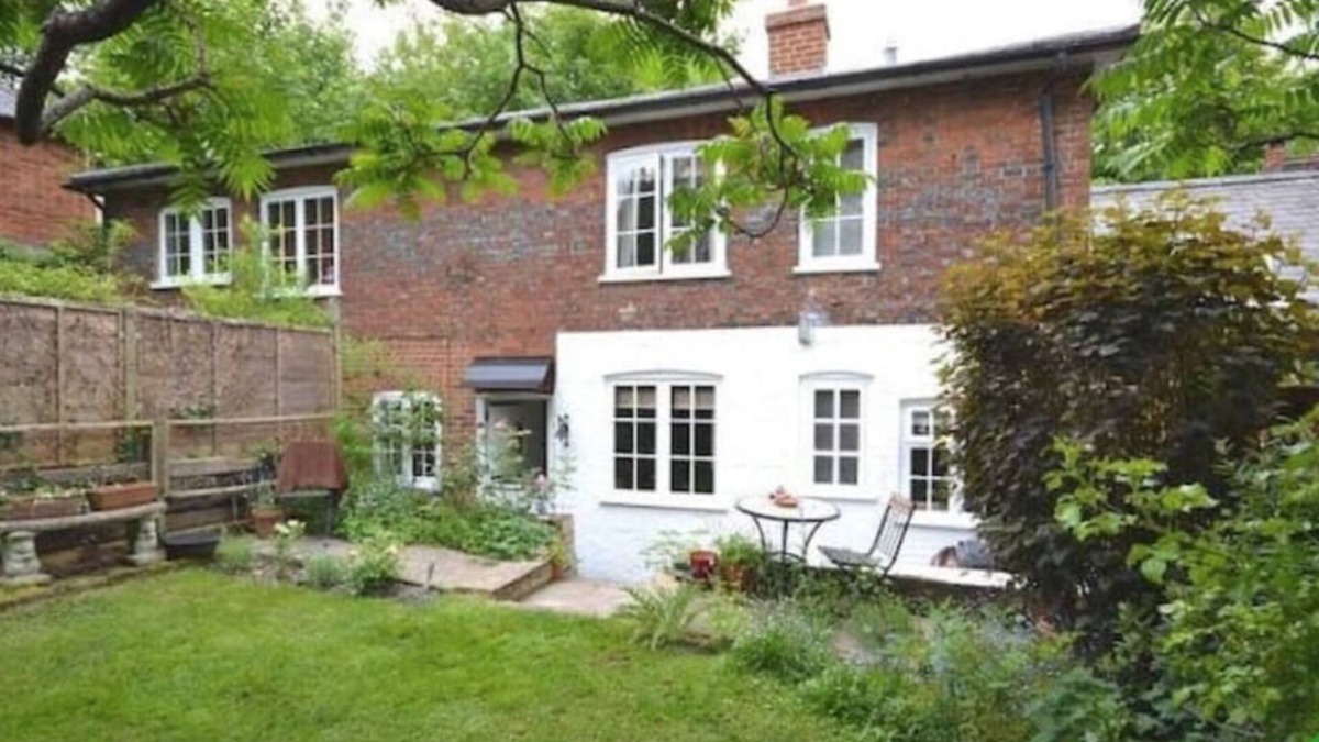 Guildford House | Beautiful townhouse in perfect location