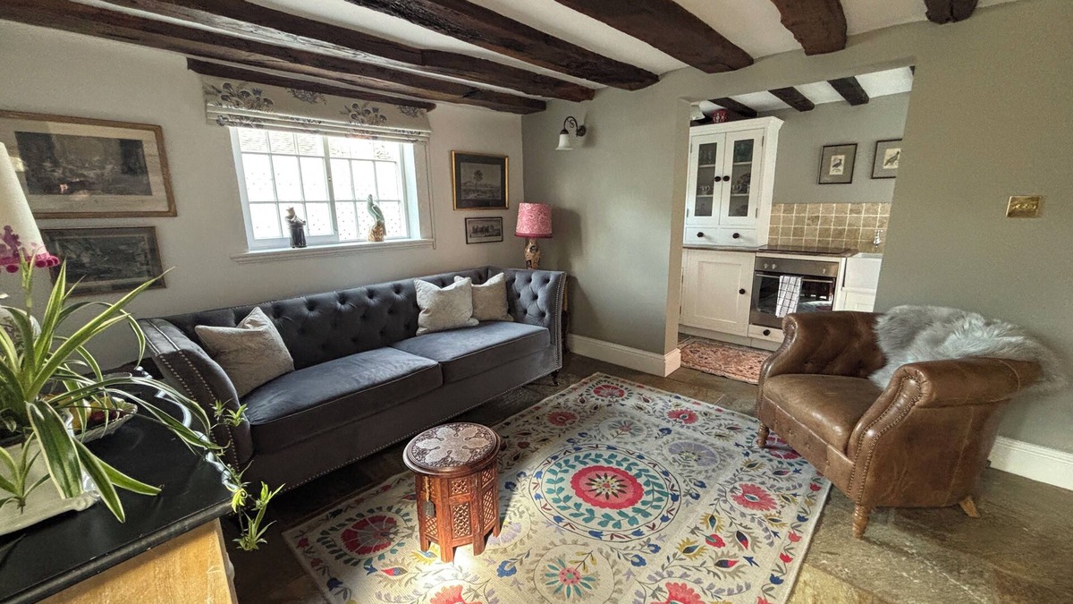 Castle Donington Cottage | Beautiful traditional heavily beamed cottage in the heart of a quaint village