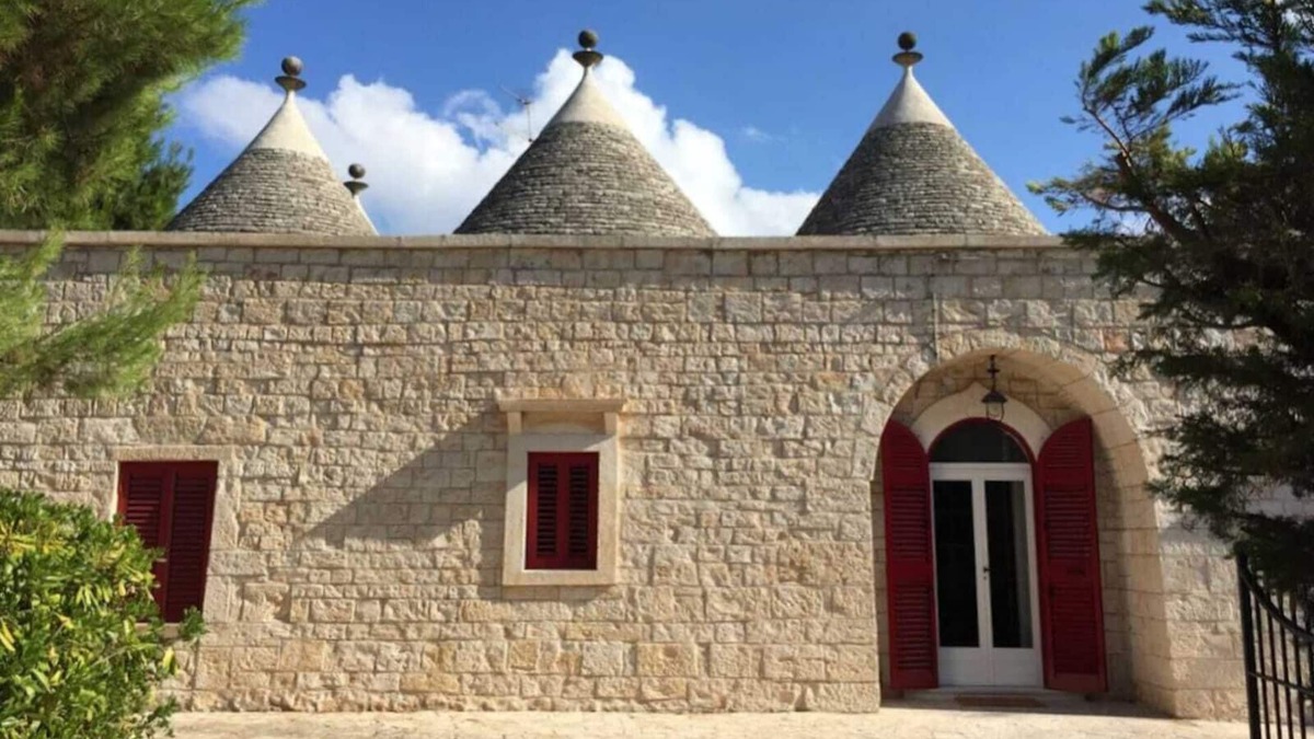 Locorotondo Villa | Beautiful Trullo Villa with private saltwater pool and large enclosed garden